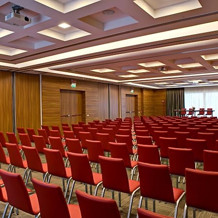 Crowne Plaza Verona Fiera By Ihg Bagian luar foto