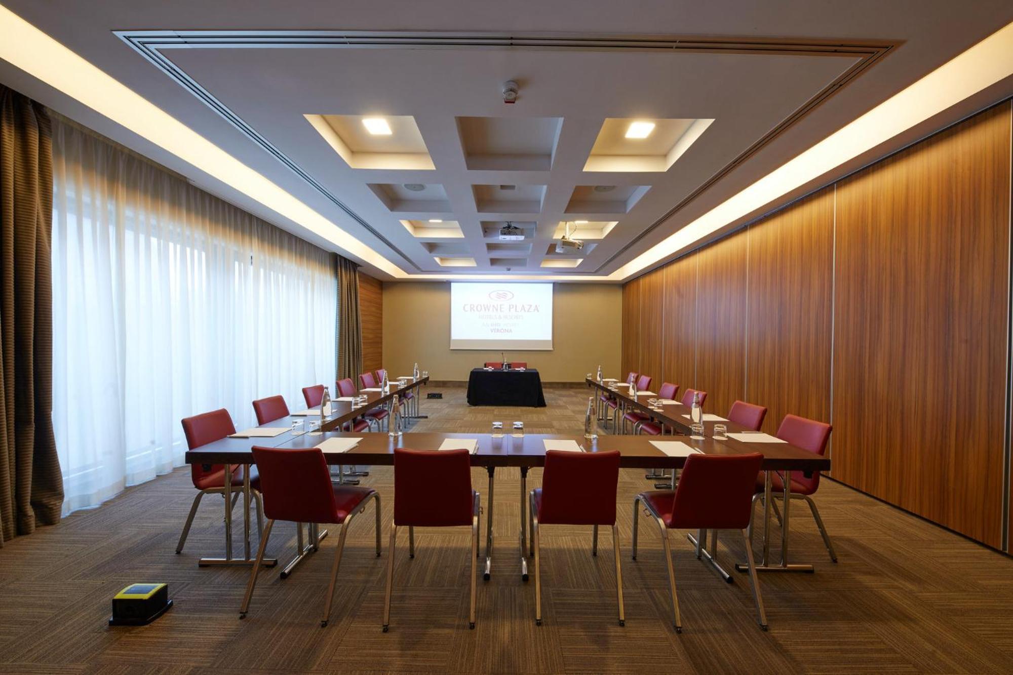 Crowne Plaza Verona Fiera By Ihg Bagian luar foto