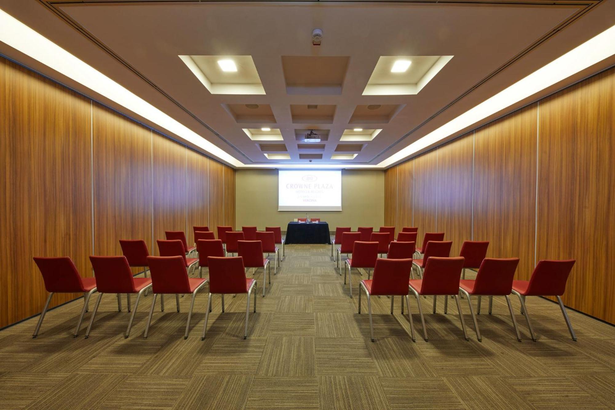 Crowne Plaza Verona Fiera By Ihg Bagian luar foto