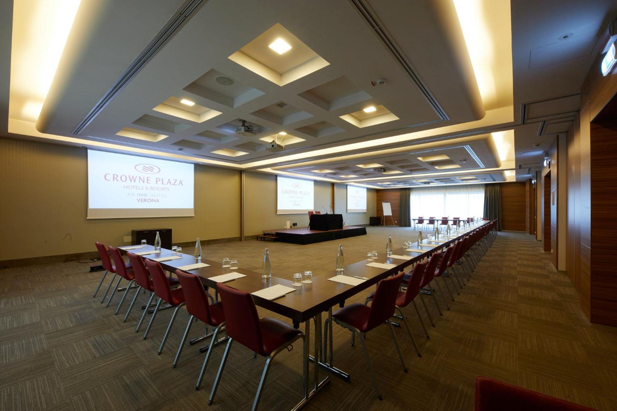 Crowne Plaza Verona Fiera By Ihg Bagian luar foto